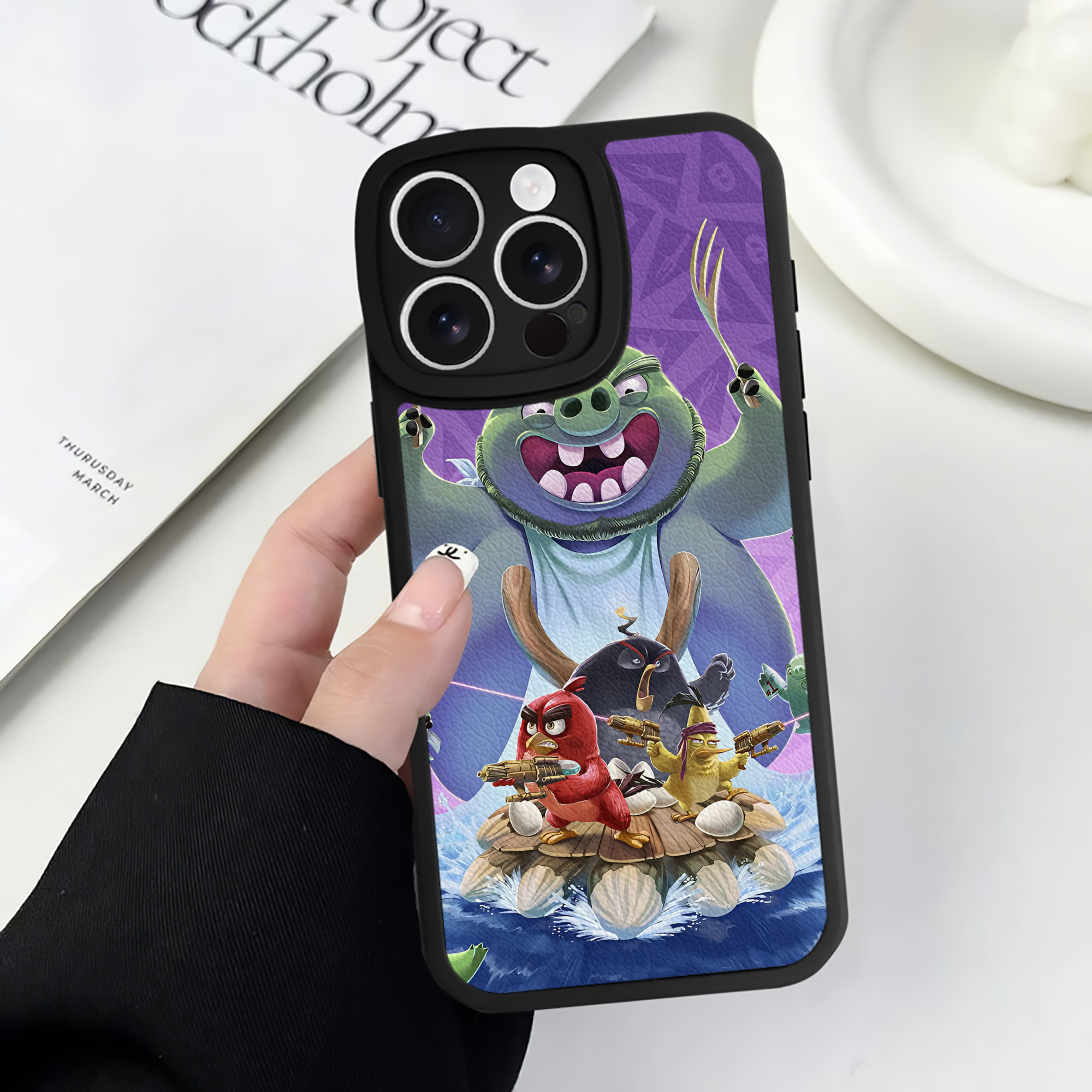 （画像用） Angry Birds アングリーバード 【iPhone 16シリーズ対応】シリコンスマホケース（レザー調） 材質：シリコン